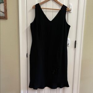 Studio I Black V-Neck Sleeveless Midi Dress With Applique flower bottom
